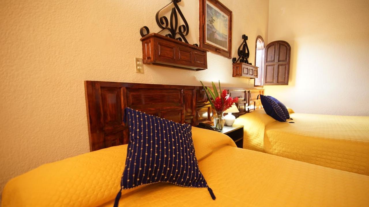 Hotel Palacio De Moctezuma San Cristobal de las Casas Luaran gambar