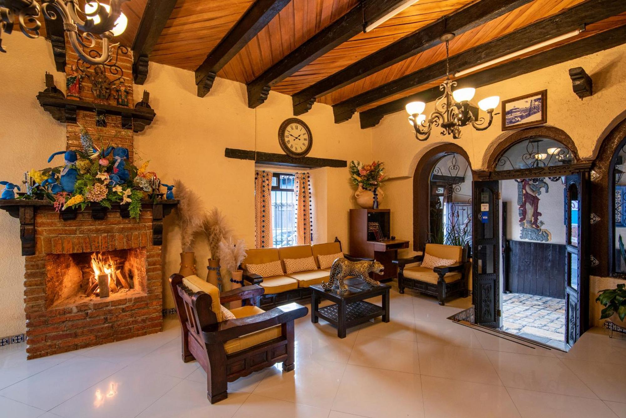 Hotel Palacio De Moctezuma San Cristobal de las Casas Luaran gambar