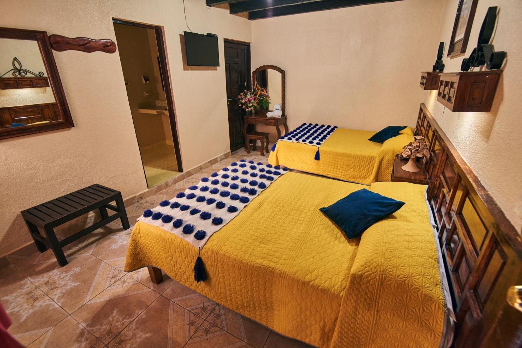 Hotel Palacio De Moctezuma San Cristobal de las Casas Luaran gambar